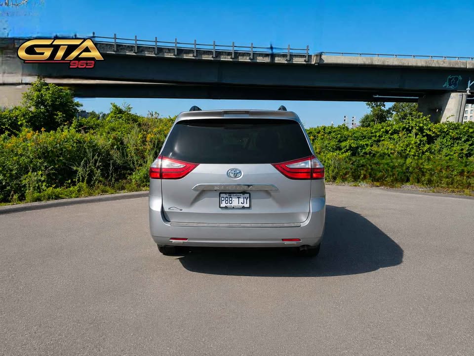 2018 Toyota Sienna l – 7 passagers — photo 5