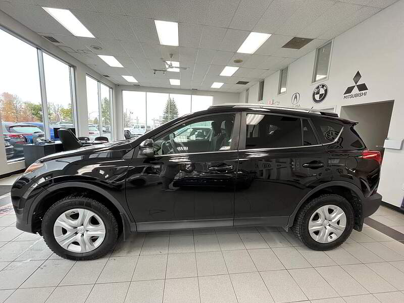 Toyota RAV4 2015 LE / TRACTION AVANT + AUTO + CAMERA + DÉMAREUR ++ — photo 8
