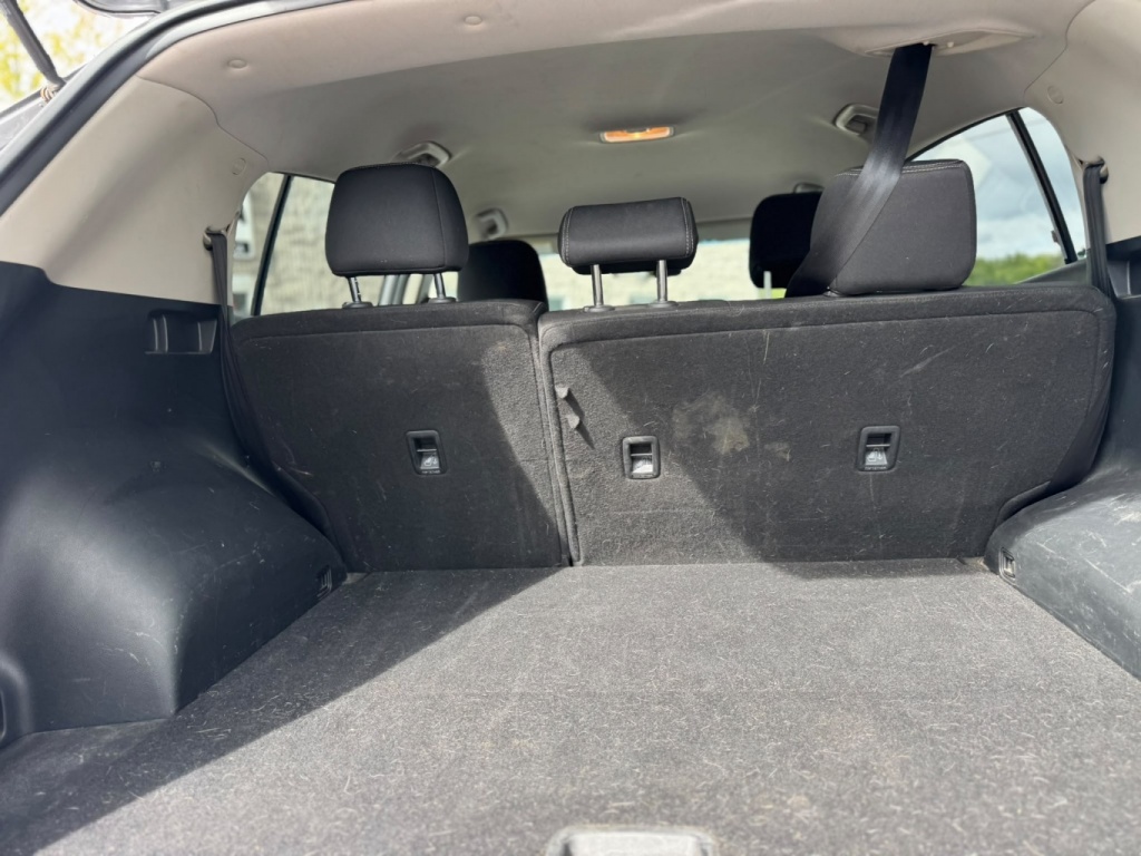 KIA Sportage LX 2018 — photo 17