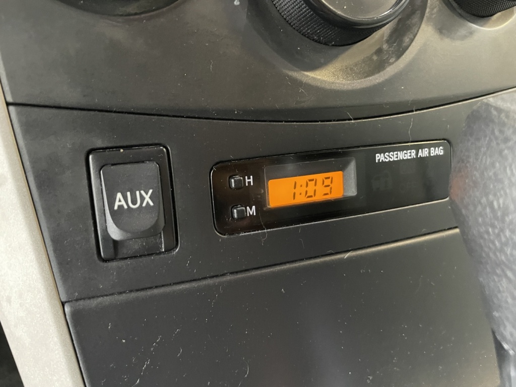 Toyota Corolla CE 2011 — photo 20