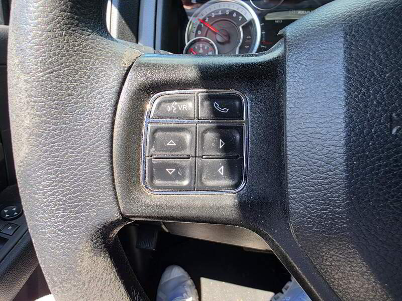 RAM 1500 Classic 2020 EXPRESS / 6 PLACES / BOITE 5 PI 7 po / CAMERA + BLUETOOTH ++++ — photo 18
