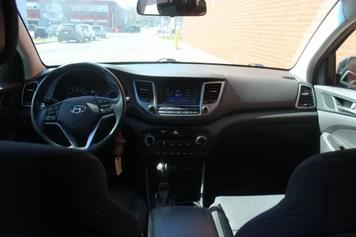 HYUNDAI Tucson — photo 11