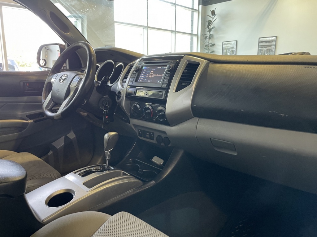 Toyota Tacoma  2013 — photo 27