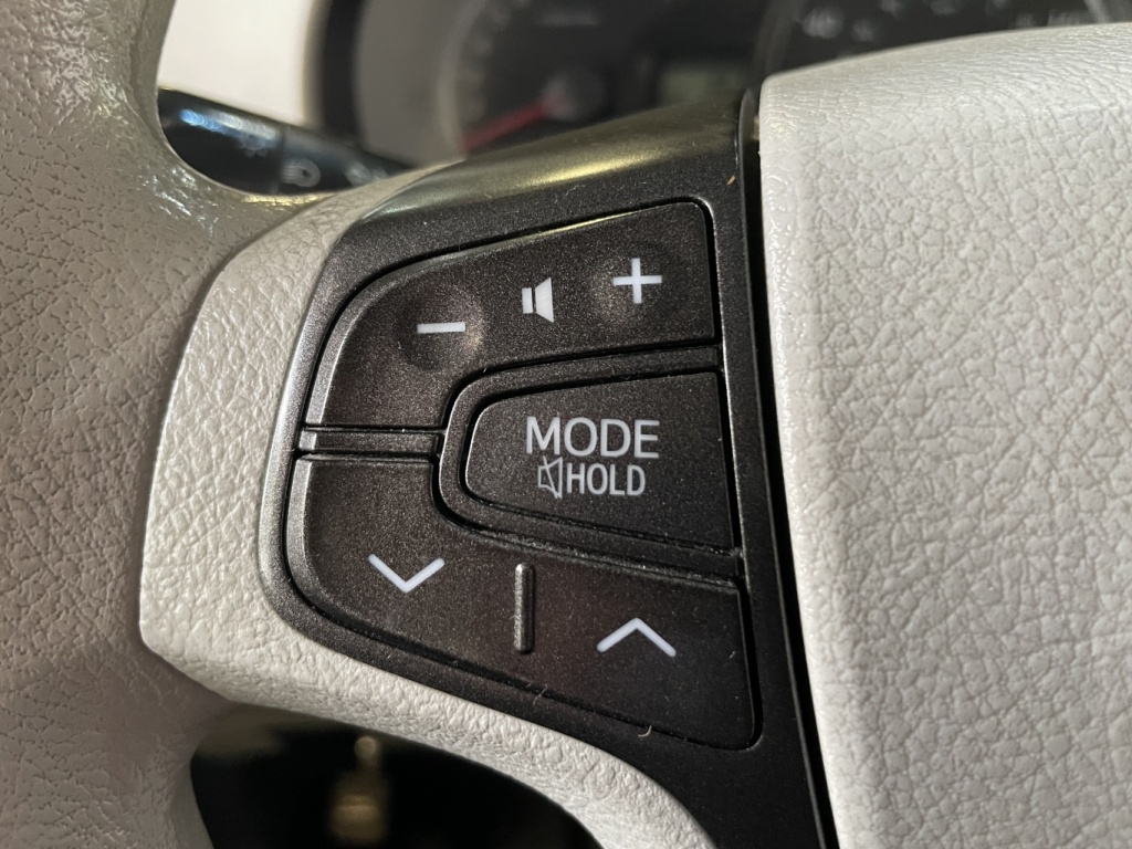 Toyota Sienna LE 2014 — photo 23