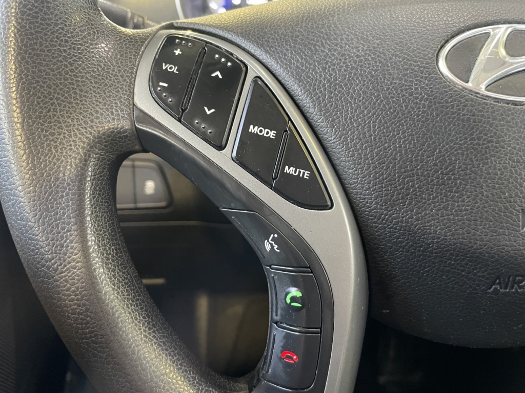 Hyundai Elantra GL 2016 — photo 22