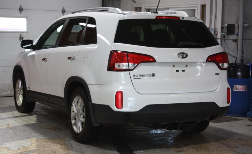 2015 KIA SORENTO LX AWD — photo 4