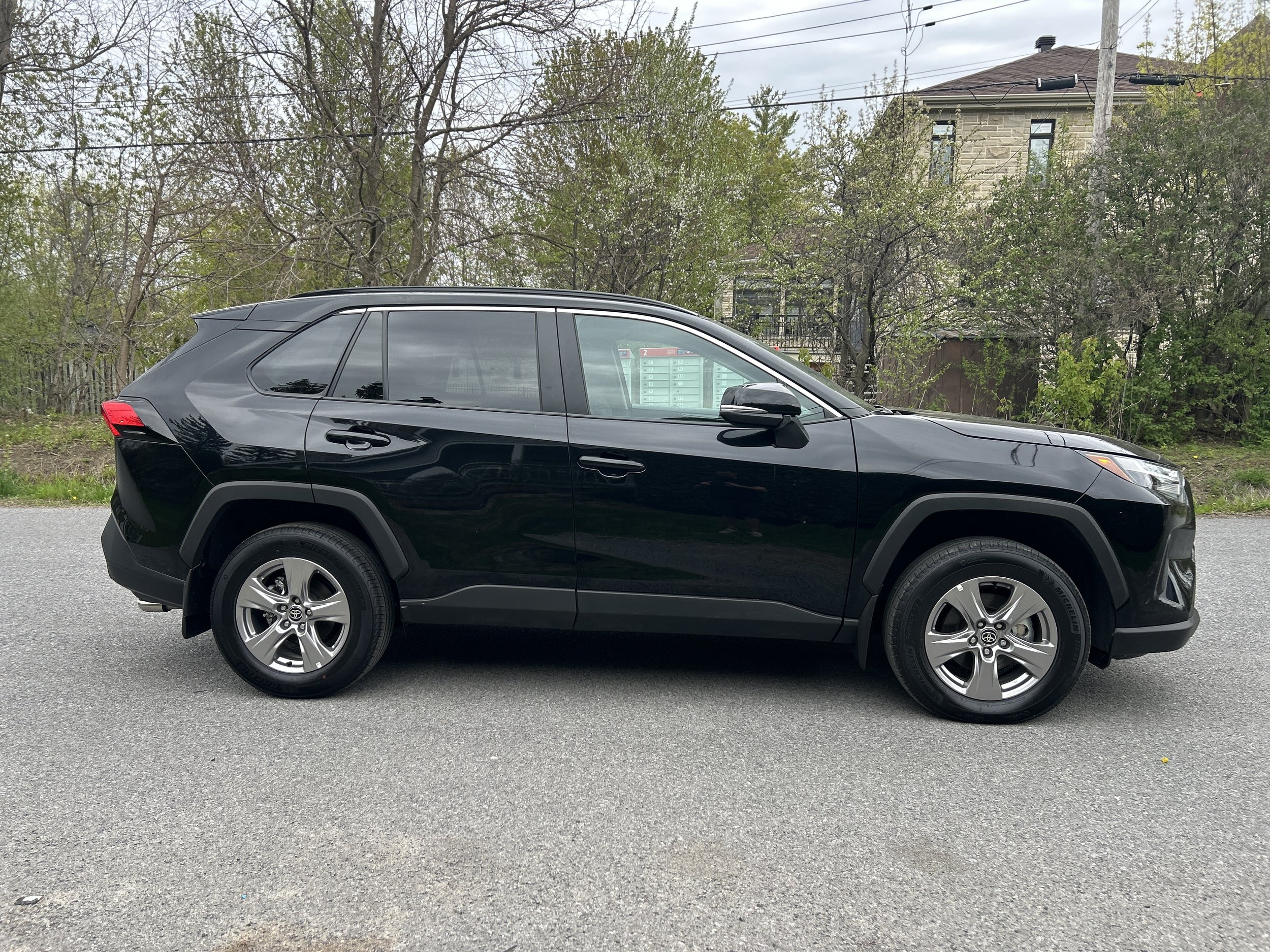 Toyota RAV4 XLE Hybrid 2024 — photo 4