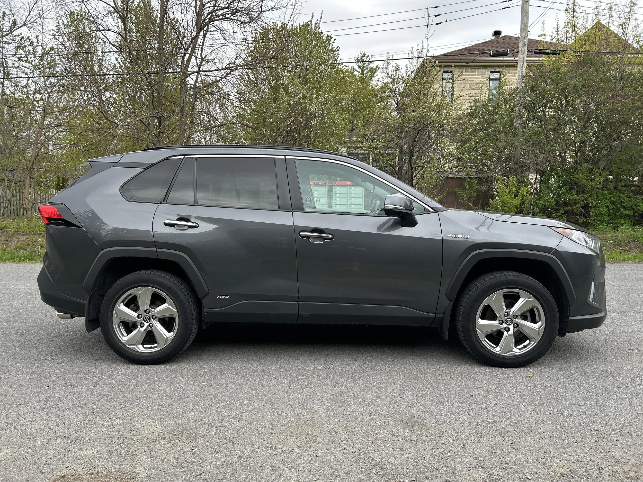 Toyota RAV4 Limited Hybrid 2021 — photo 4