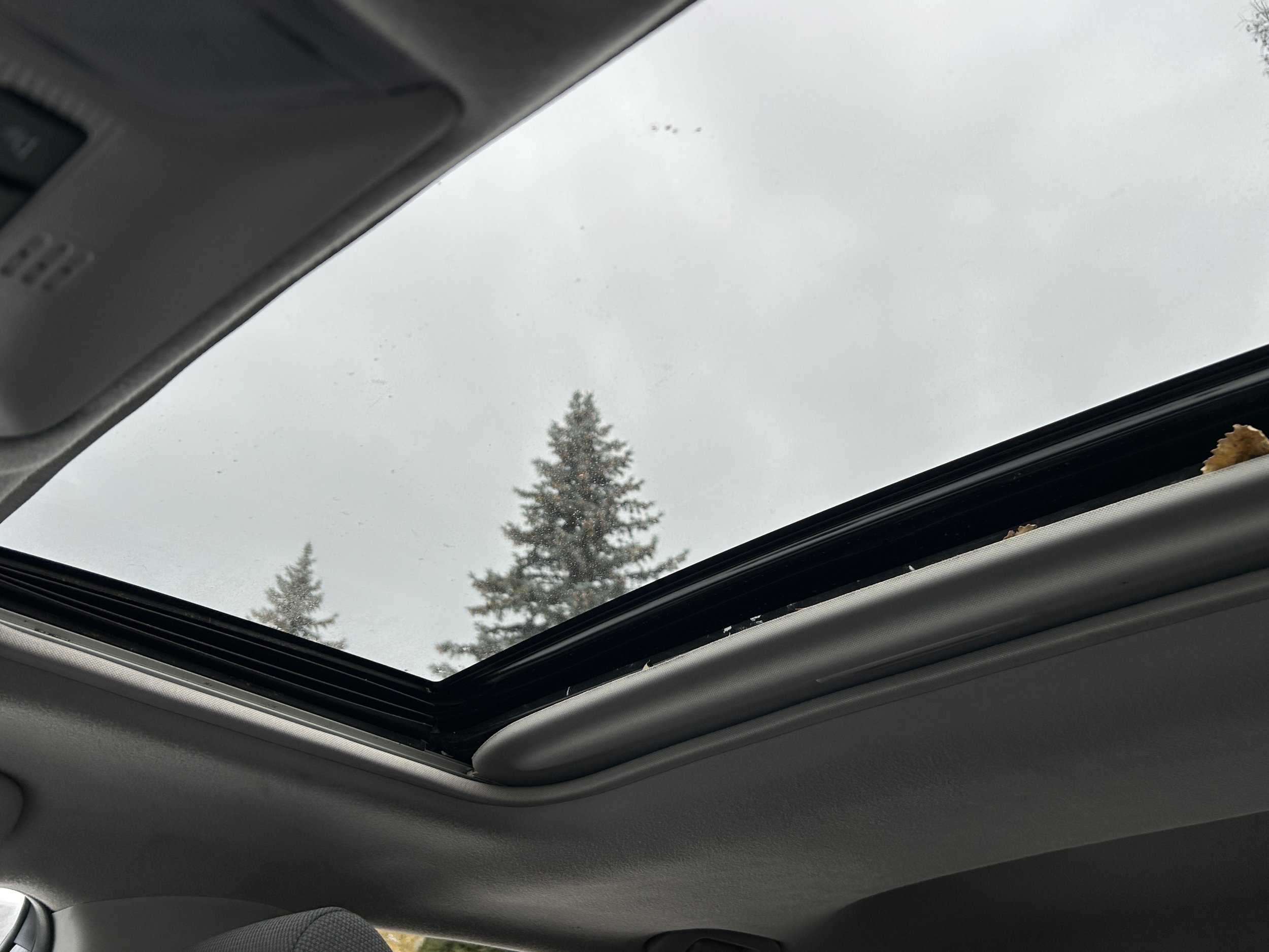 Toyota RAV4 XLE Hybrid 2024 — photo 20