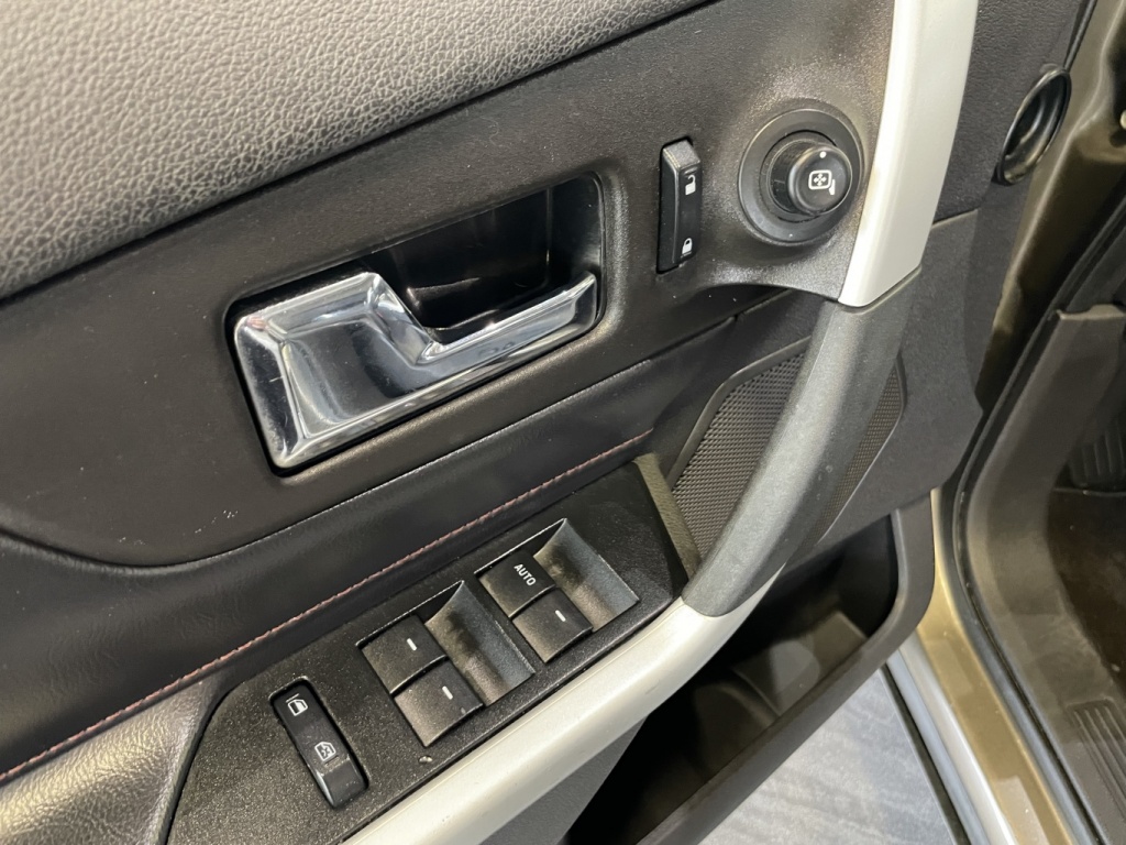 Ford Edge SEL 2013 — photo 15