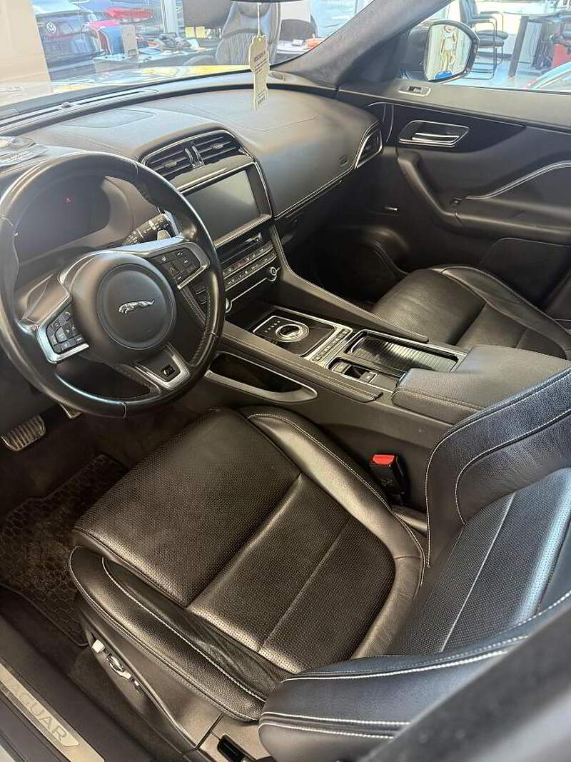 Jaguar F-PACE 2020 S / TOIT + GPS + CAMERA + CUIR + BLUETOOTH + BAS KM +++ — photo 8