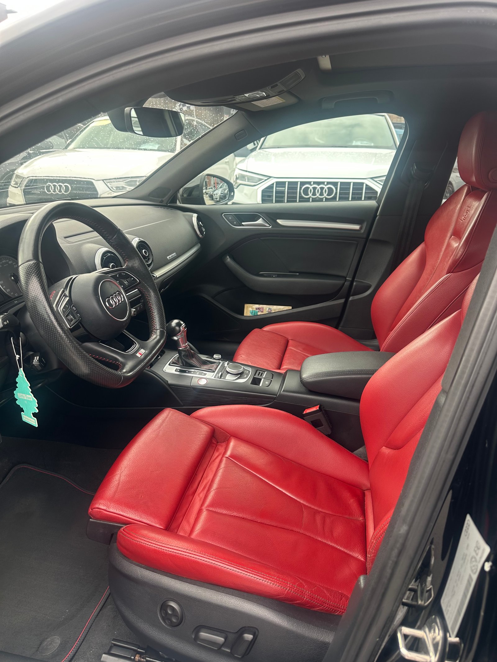 Audi S3 2018 — photo 11