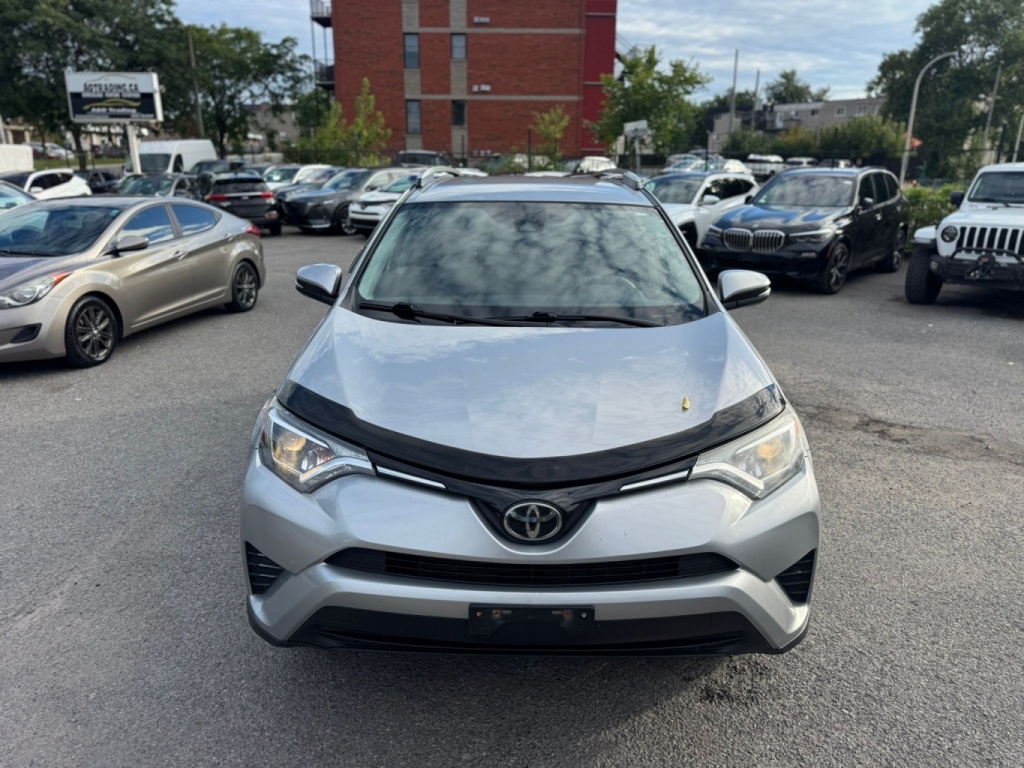 Toyota RAV4 LE 2018 — photo 3