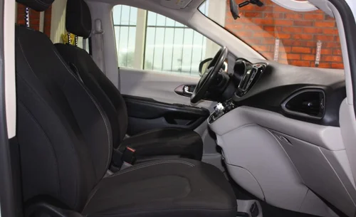 2021 CHRYSLER GRAND CARAVAN SE — photo 9