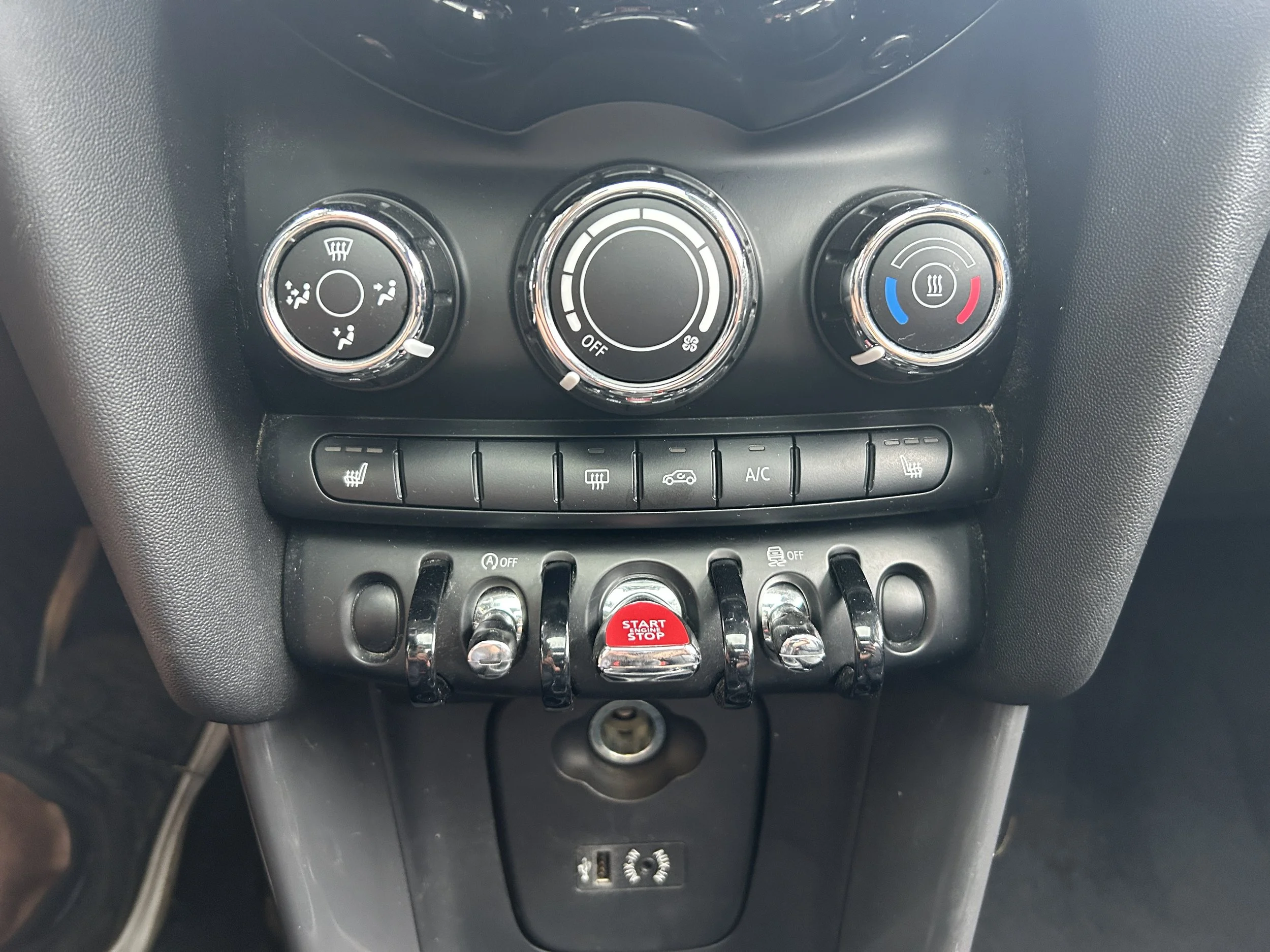 2015 Mini Cooper — photo 17