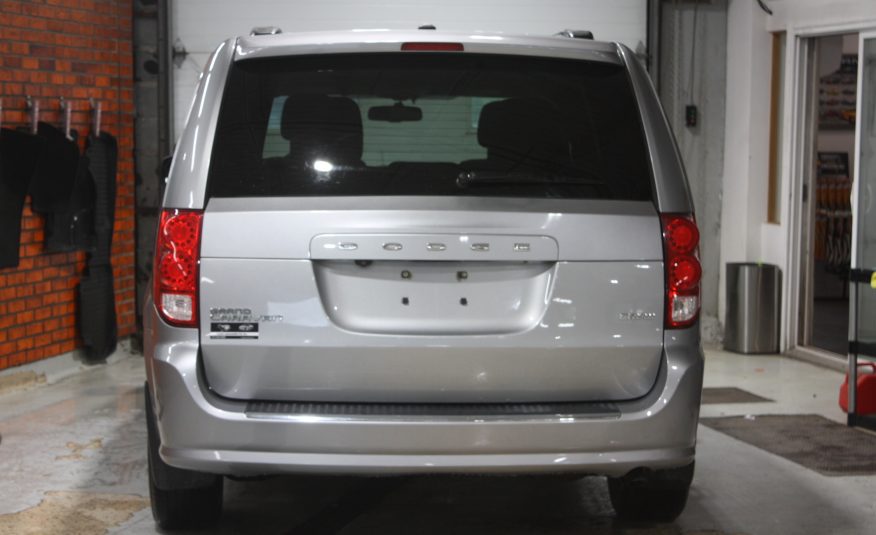 2017 DODGE GRAND CARAVAN CREW — photo 5
