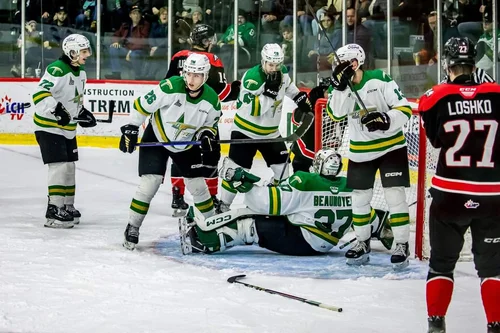 les-foreurs-s-inclinent-face-aux-huskies