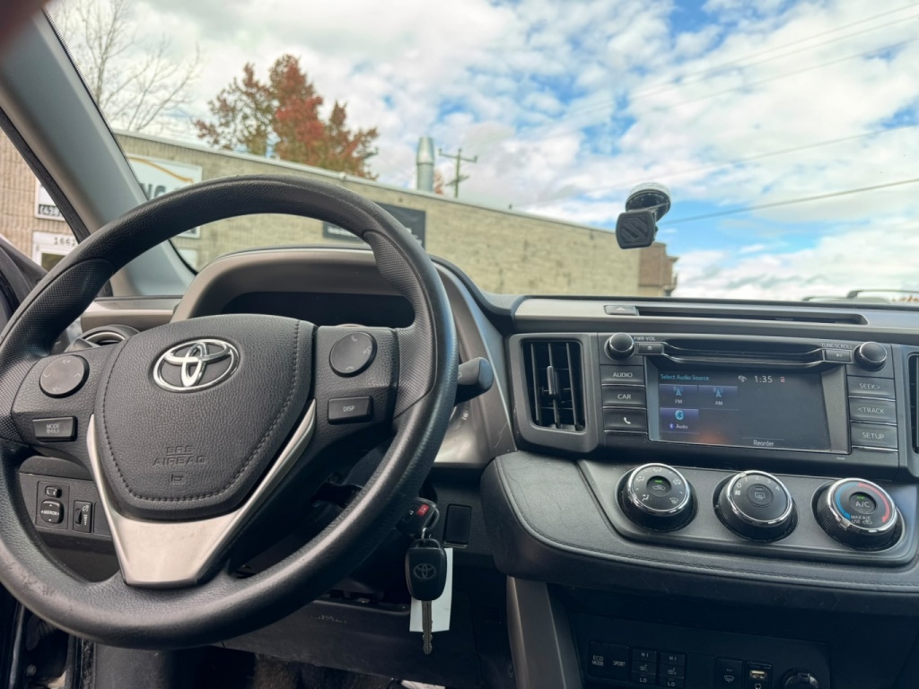 Toyota RAV4 LE 2016 — photo 15