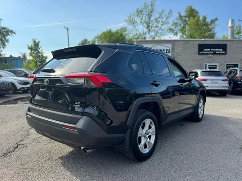 Toyota RAV4 LE 2019 — photo 14