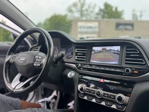Hyundai Elantra Luxury 2020 — photo 16