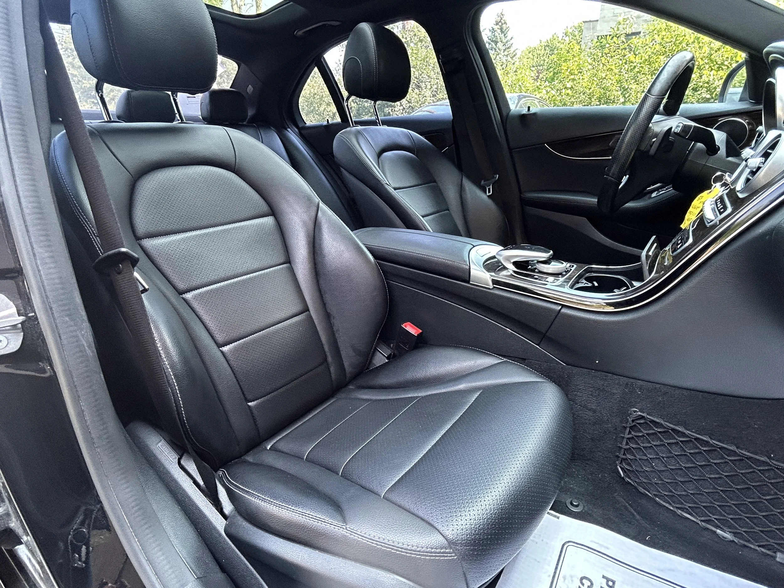 Mercedes-Benz C300 AMG 2017 — photo 11