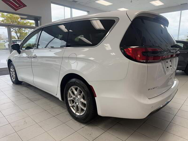 Chrysler Pacifica 2024 Touring-L / AUTO + CAMERA + CUIR + BLUETOOTH +++++ — photo 6
