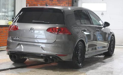 2017 VOLKSWAGEN GOLF R — photo 6