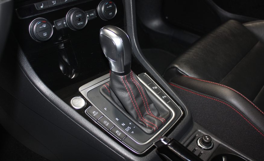 2021 VOLKSWAGEN GOLF GTI AUTOBAHN — photo 12