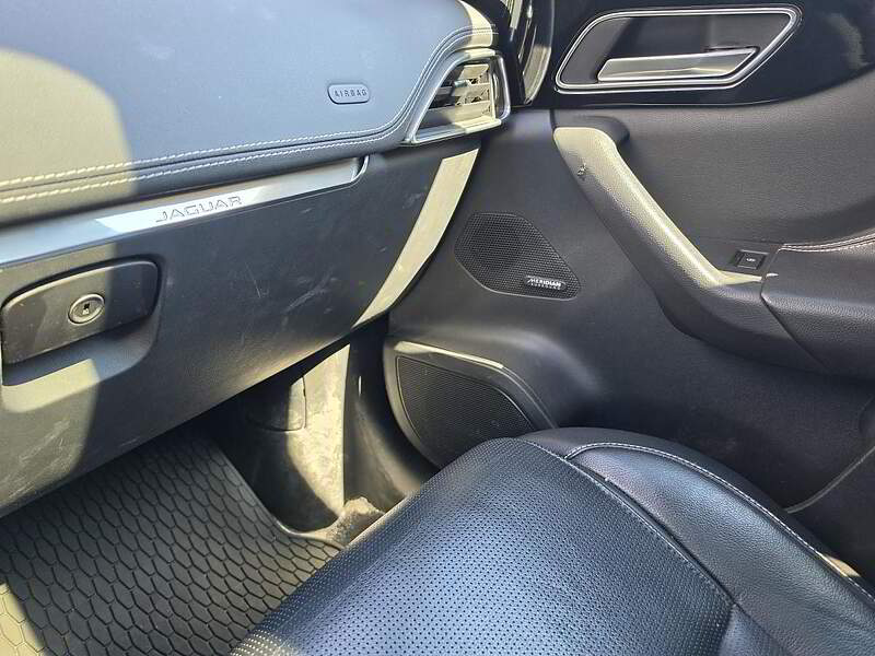 Jaguar F-PACE 2020 S / TOIT + GPS + CAMERA + CUIR + BLUETOOTH + BAS KM +++ — photo 23