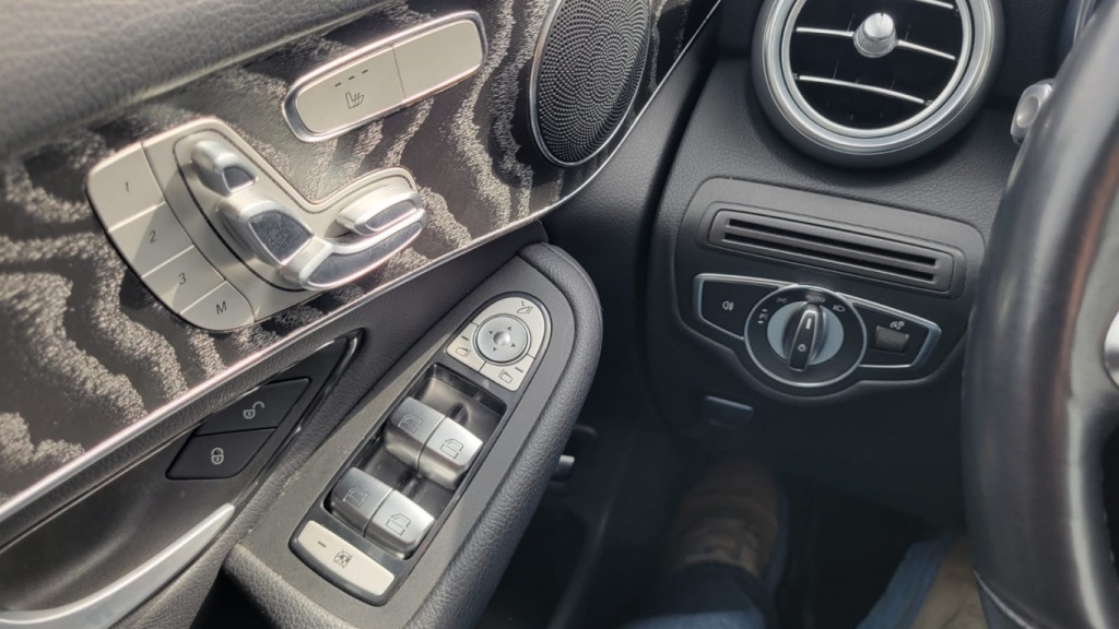 Mercedes-Benz GLC GLC 300 2023 — photo 19