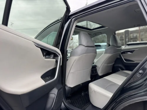 Toyota RAV4 Limitée 2019 — photo 11