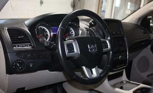 2014 DODGE GRAND CARAVAN CREW — photo 11