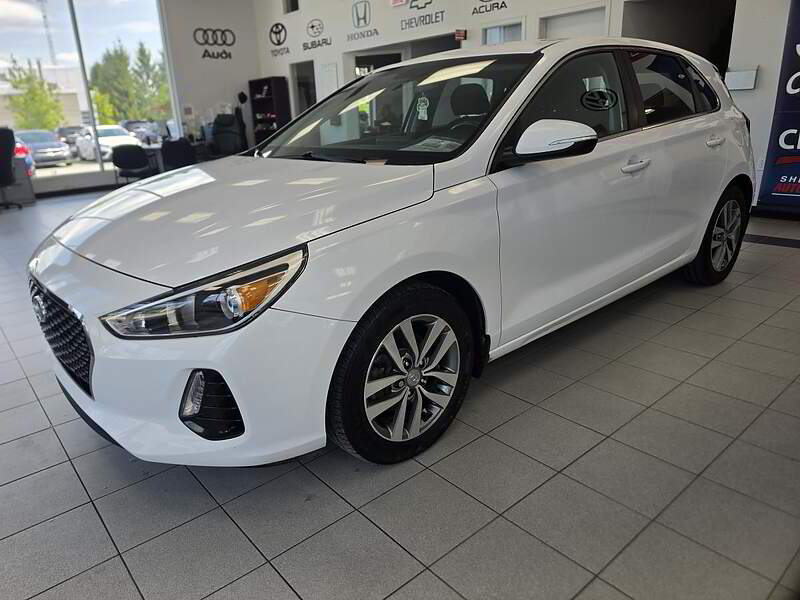 Hyundai Elantra GT 2018 GL / AUTO + CAMERA + BLUETOOTH + BAS KM ++++