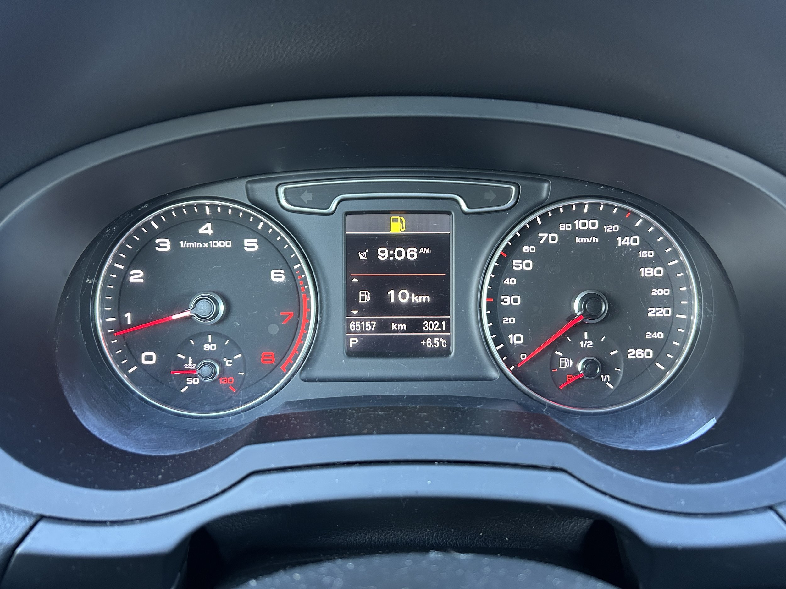 Audi Q3 2015 — photo 15