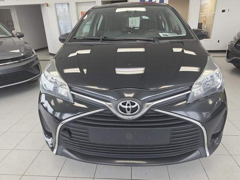 Toyota Yaris hatchback 2017 Hayon 5 portes, boîte automatique, LE — photo 2
