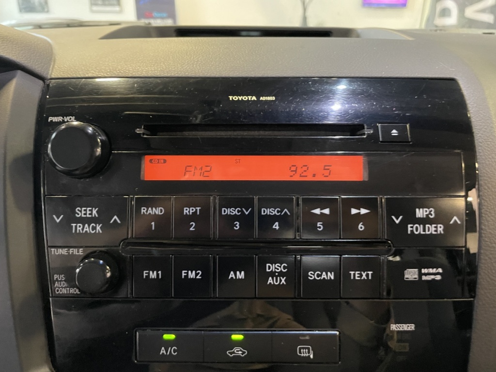 Toyota Tundra DLX 2008 — photo 16