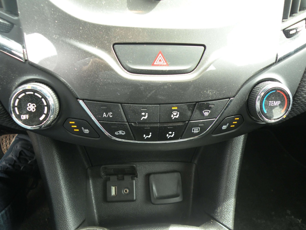 Chevrolet Cruze LT 2017 — photo 15