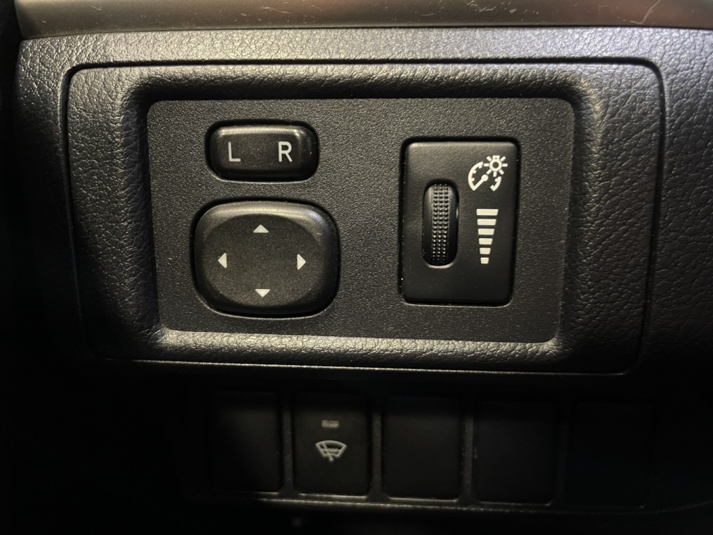 Lexus CT 200h  2014 — photo 22