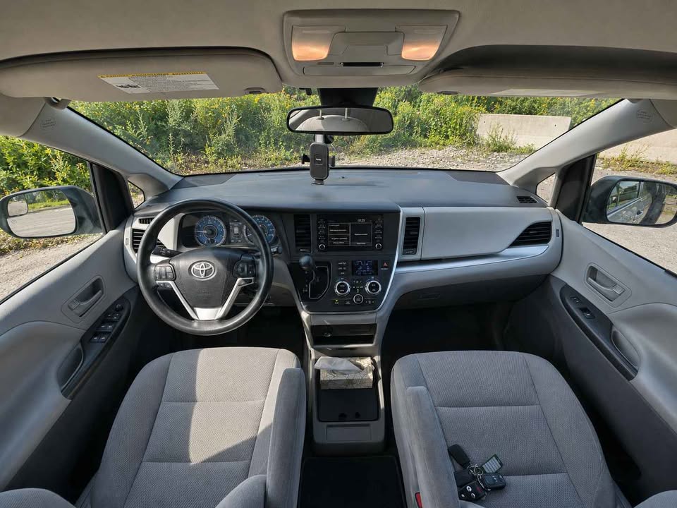 2018 Toyota Sienna l – 7 passagers — photo 7