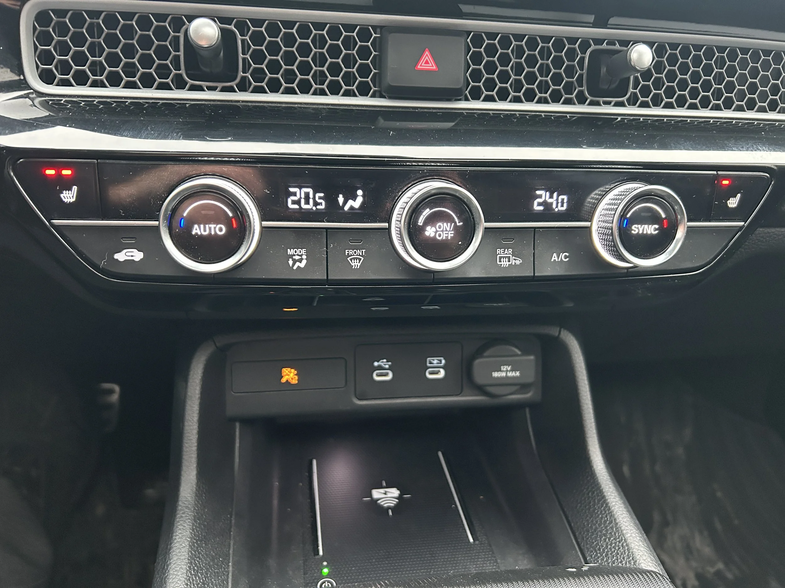 Honda Civic Touring Hybrid 2025 — photo 17