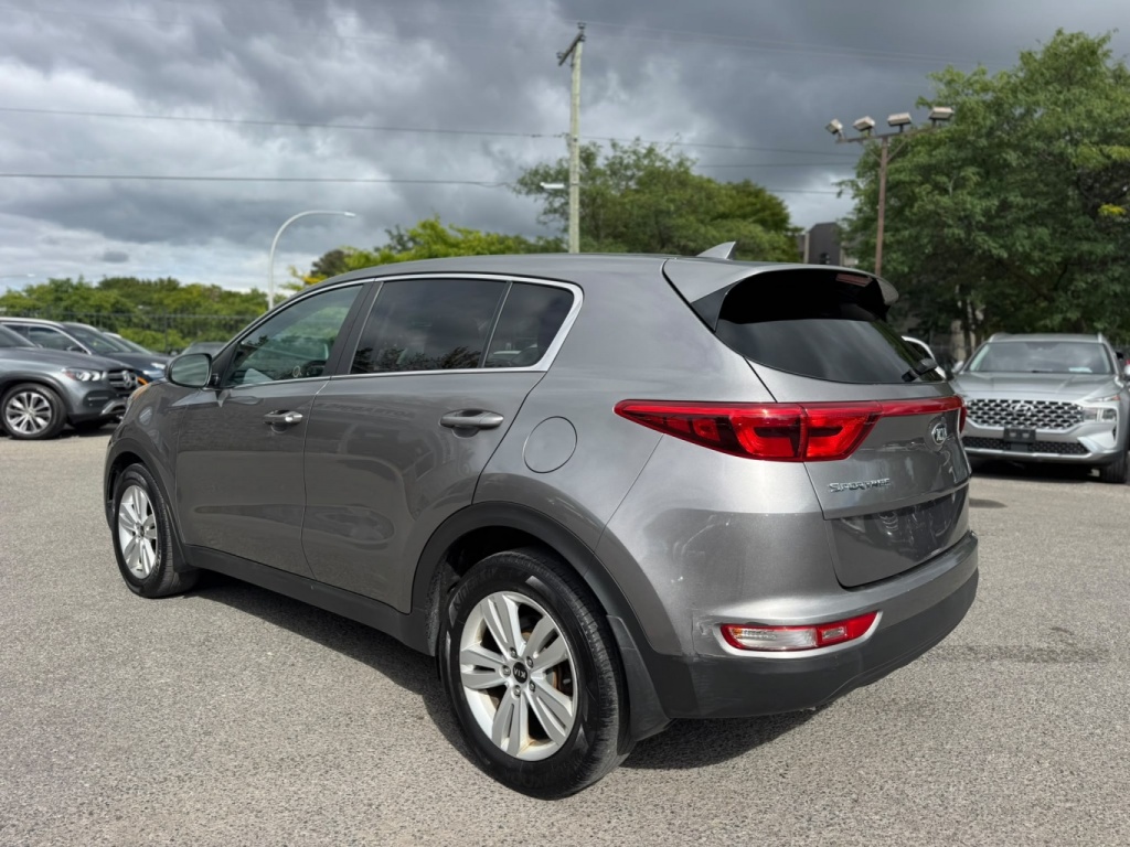 KIA Sportage LX 2018 — photo 8