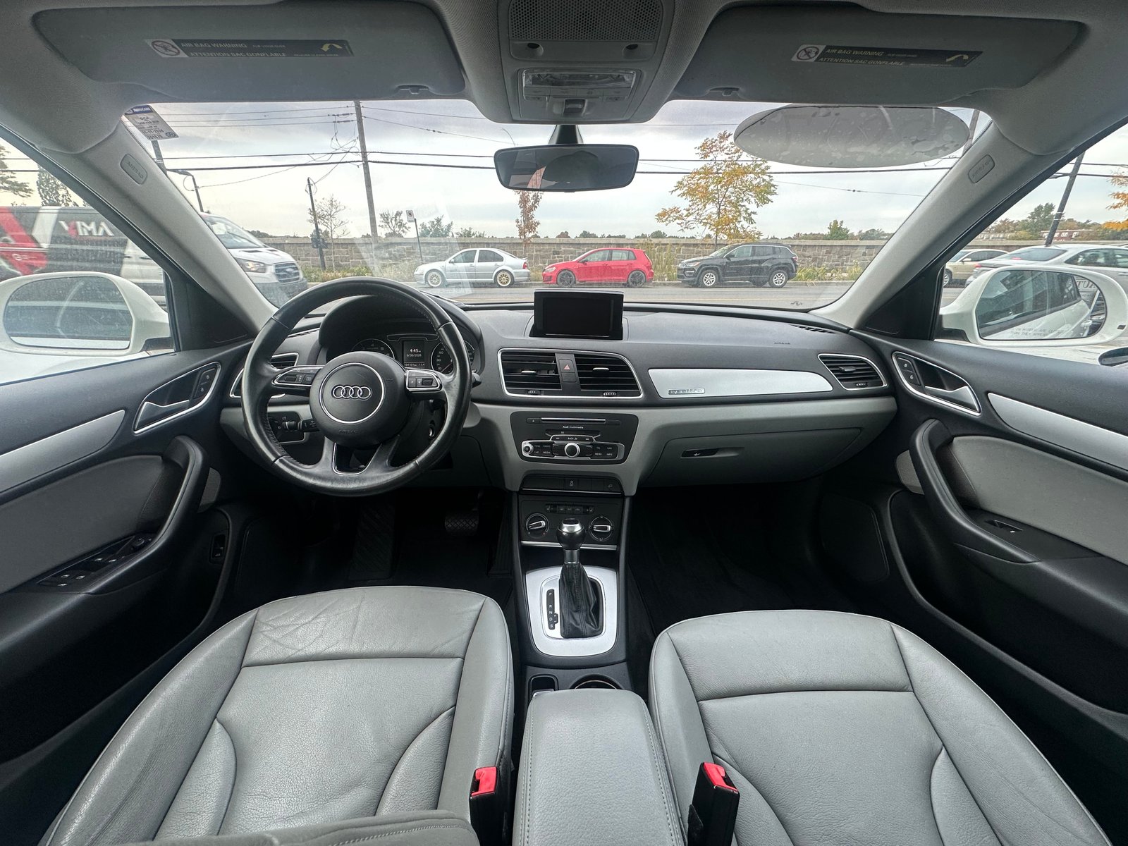 Audi Q3 2017 — photo 9