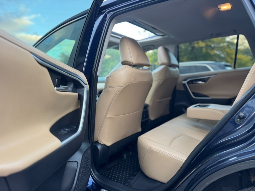 Toyota RAV4 Limitée 2021 — photo 12