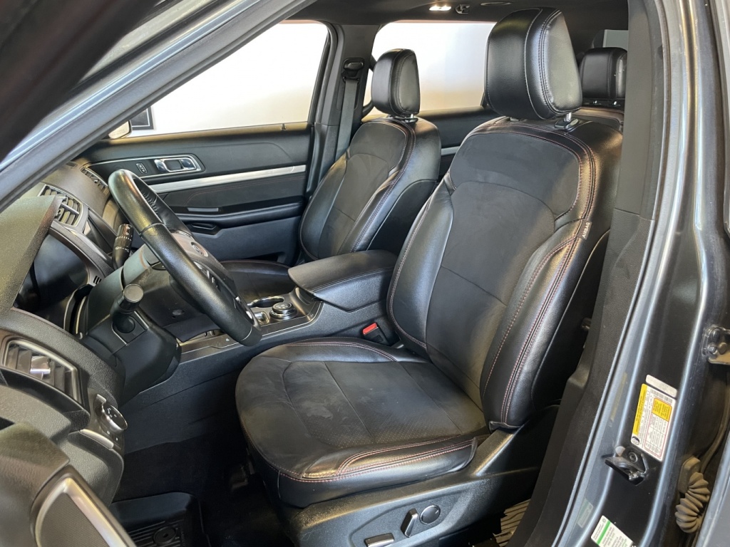 Ford Explorer XLT 2018 — photo 19