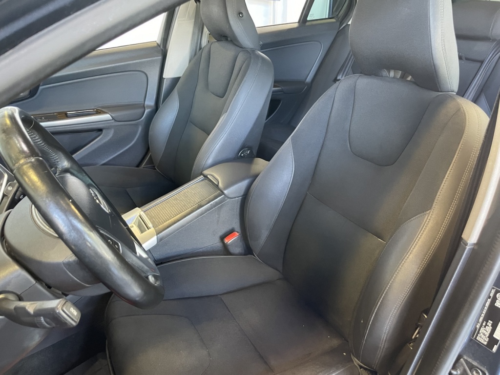 Volvo S60 T5 niveau I 2012 — photo 17