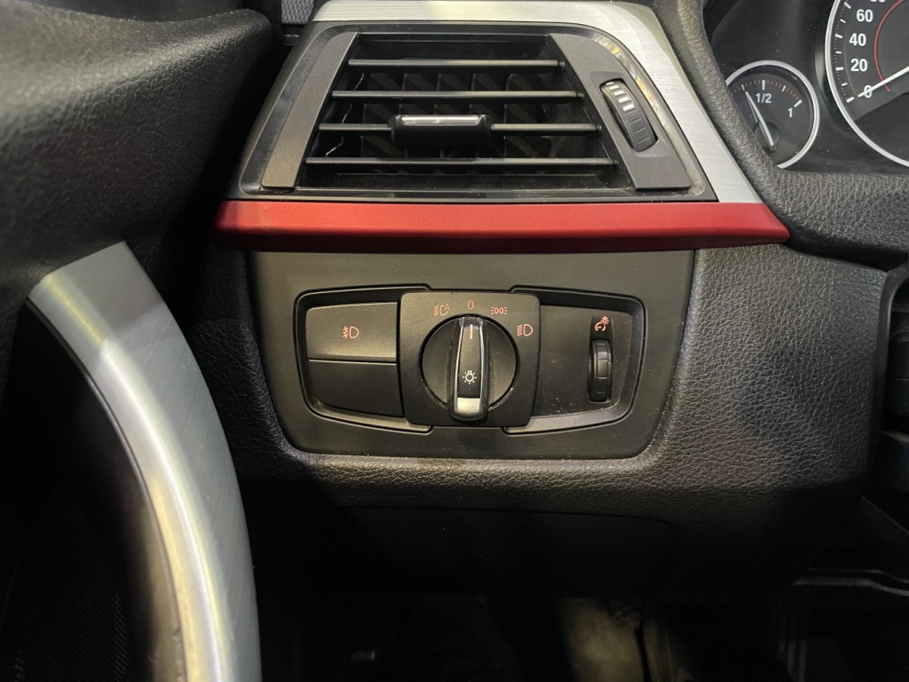 BMW Serie 3 320i xDrive 2014 — photo 28