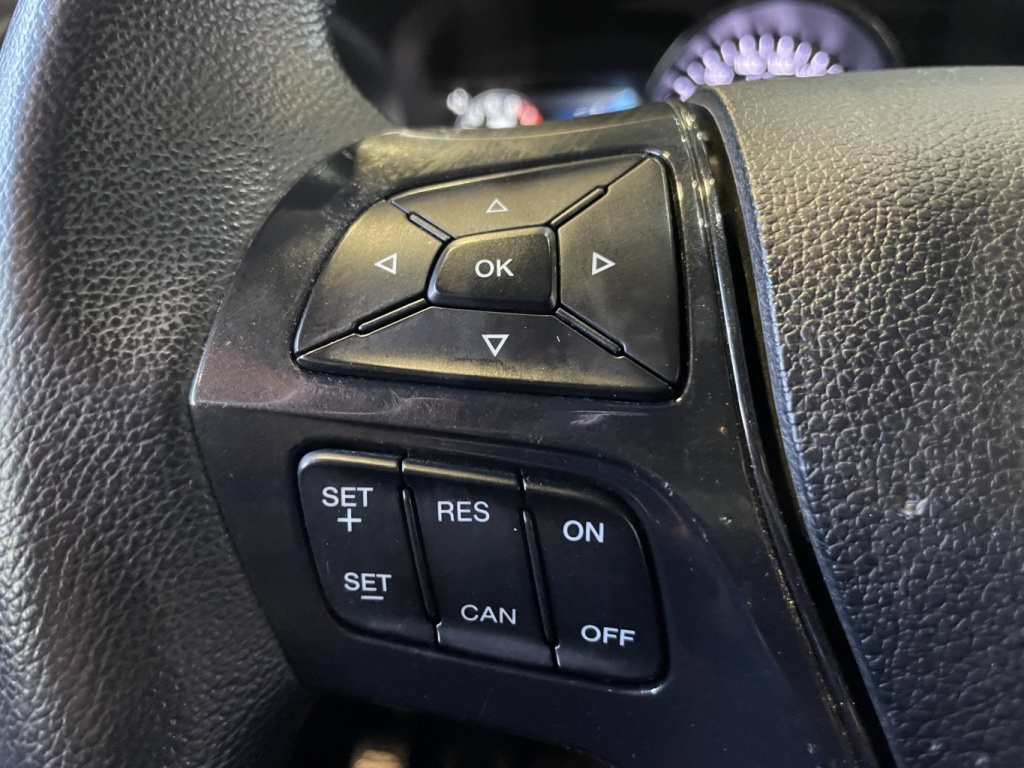 Ford Explorer XLT 2018 — photo 24