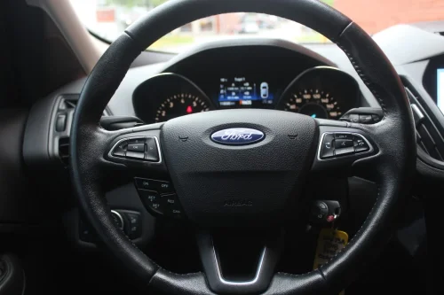 FORD Escape — photo 13