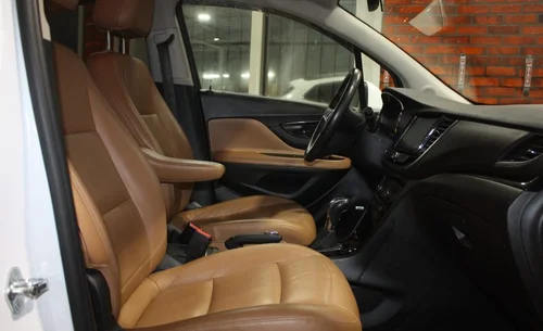 2017 BUICK ENCORE PRENIUM AWD — photo 8