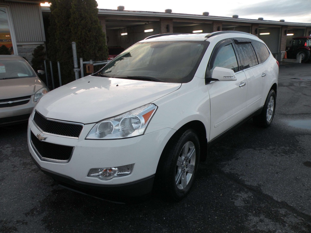 Chevrolet Traverse 2LT 2011 — photo 3